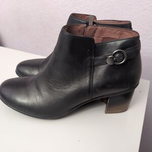Dansko Perry Black Waterproof Bootie Women's Size 42 EU Black Dansko